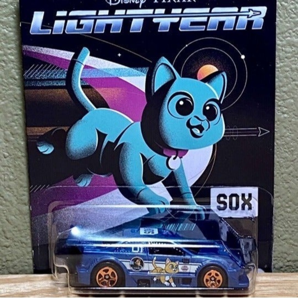 Hot Wheels Disney Pixar Light Year 5/5‎ Amazoom Character Cars 1:64 NIP 2021